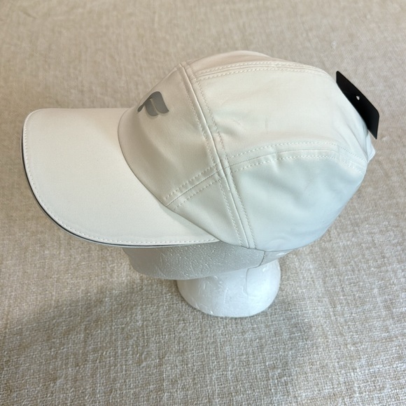 Fabletics The Fundamental Hat White NWT - Picture 2 of 8